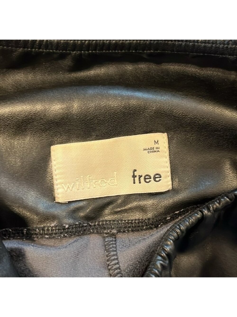 Aritzia Wilfred Free Daria leggings Black vegan M - Picture 3 of 6